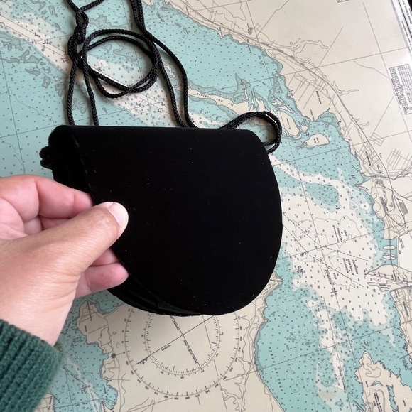 Vintage Sears Black Velvet Bag with Rosette - Picture 4 of 6